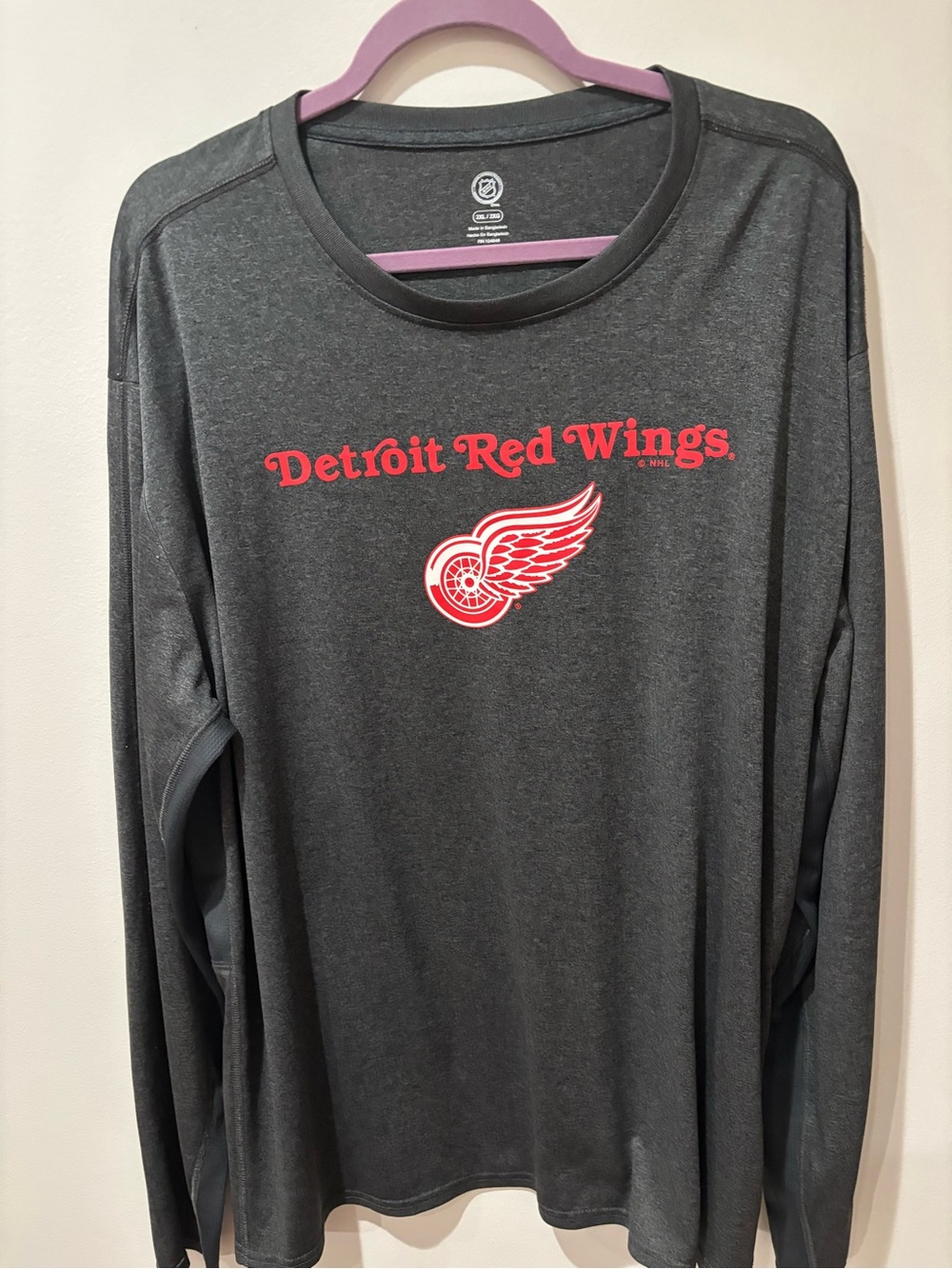 Detroit Red Wings Men’s 2XL Shirt